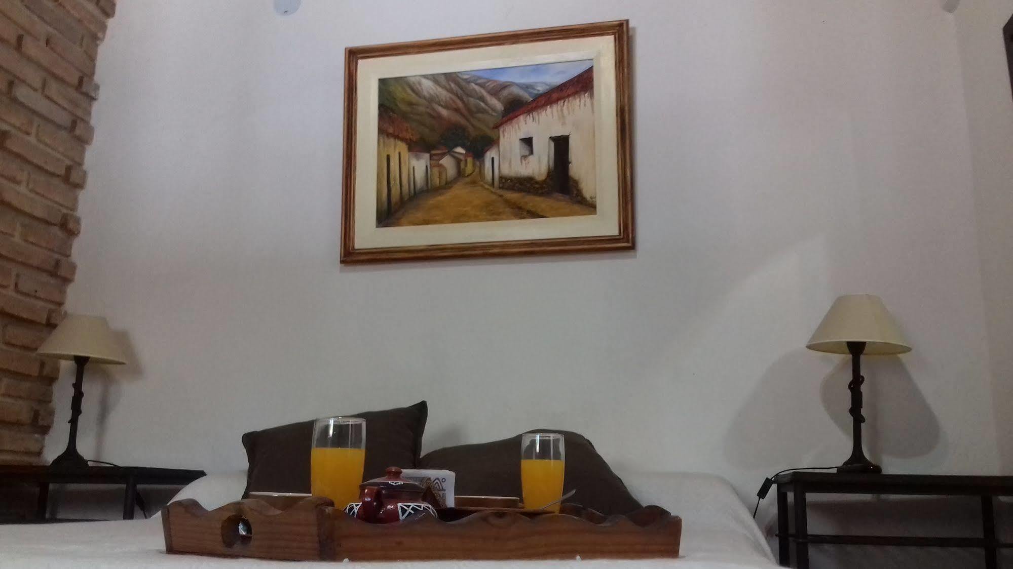 Hostal Tierra De Vinos Cafayate Exterior photo